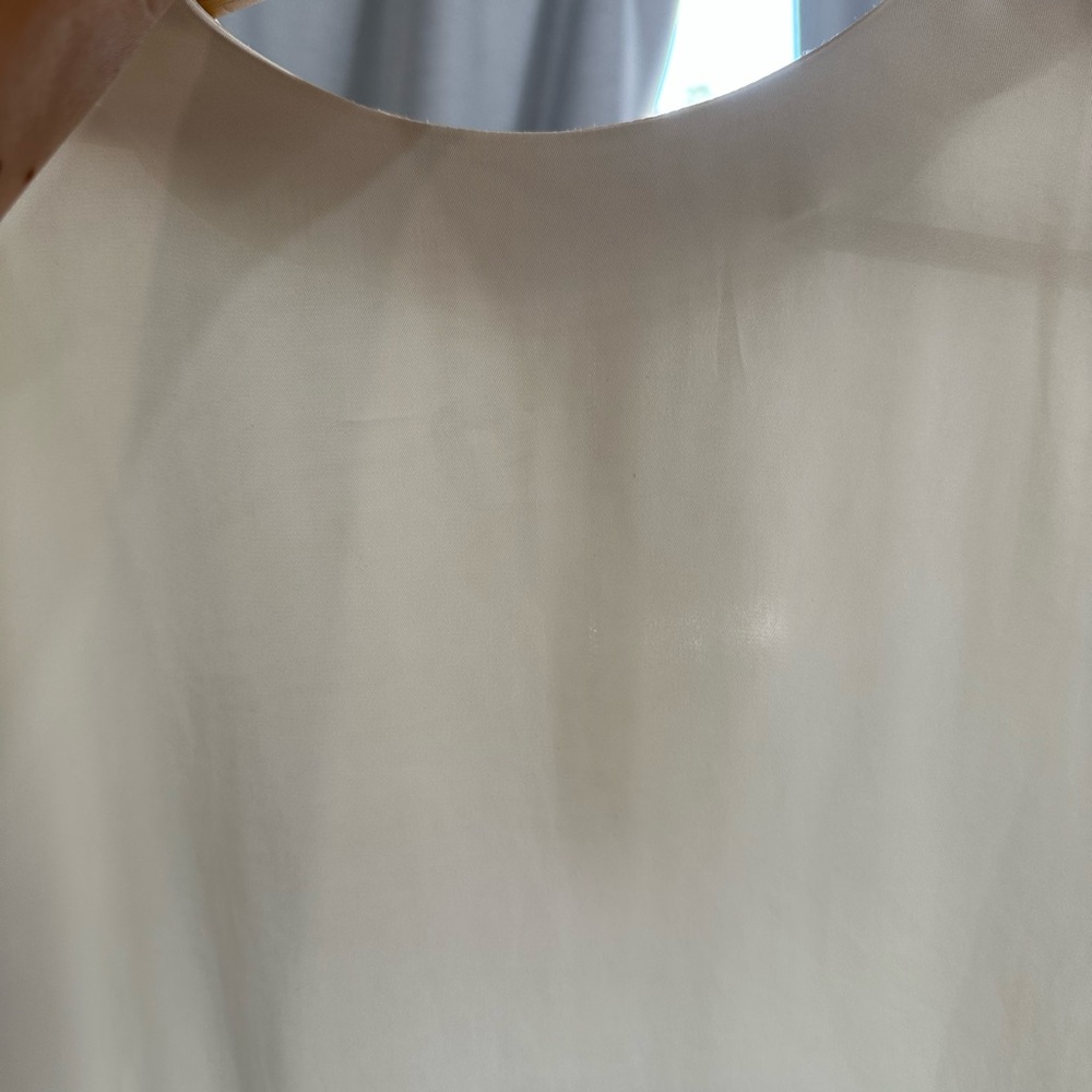 Express Cream Sleeveless Top - Picture 3 of 6